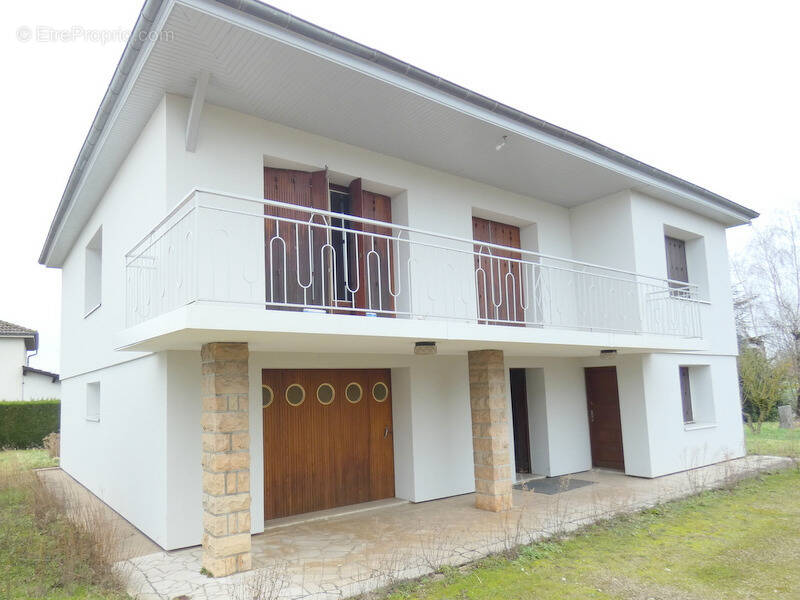 Maison à PONT-DE-VAUX