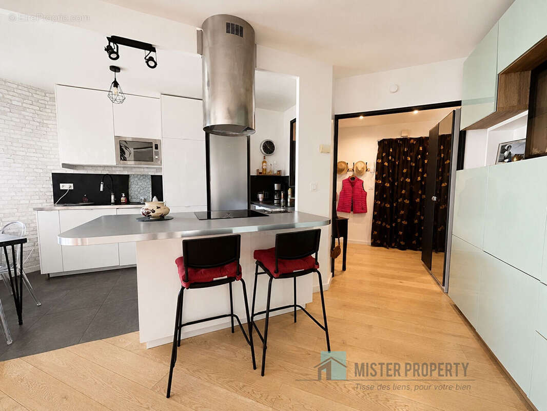 Rueil Malmaison - Rueil-sur-Seine / 3 pièces - 70m2 - Balcons - Box - photo 8