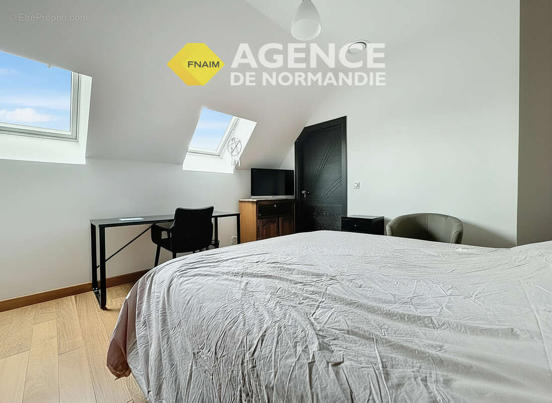 Maison à MONTREUIL-L'ARGILLE