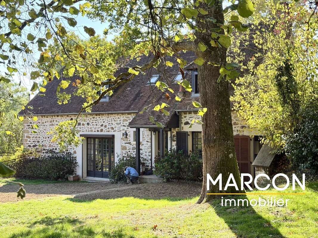 Maison à LA CELLE-DUNOISE