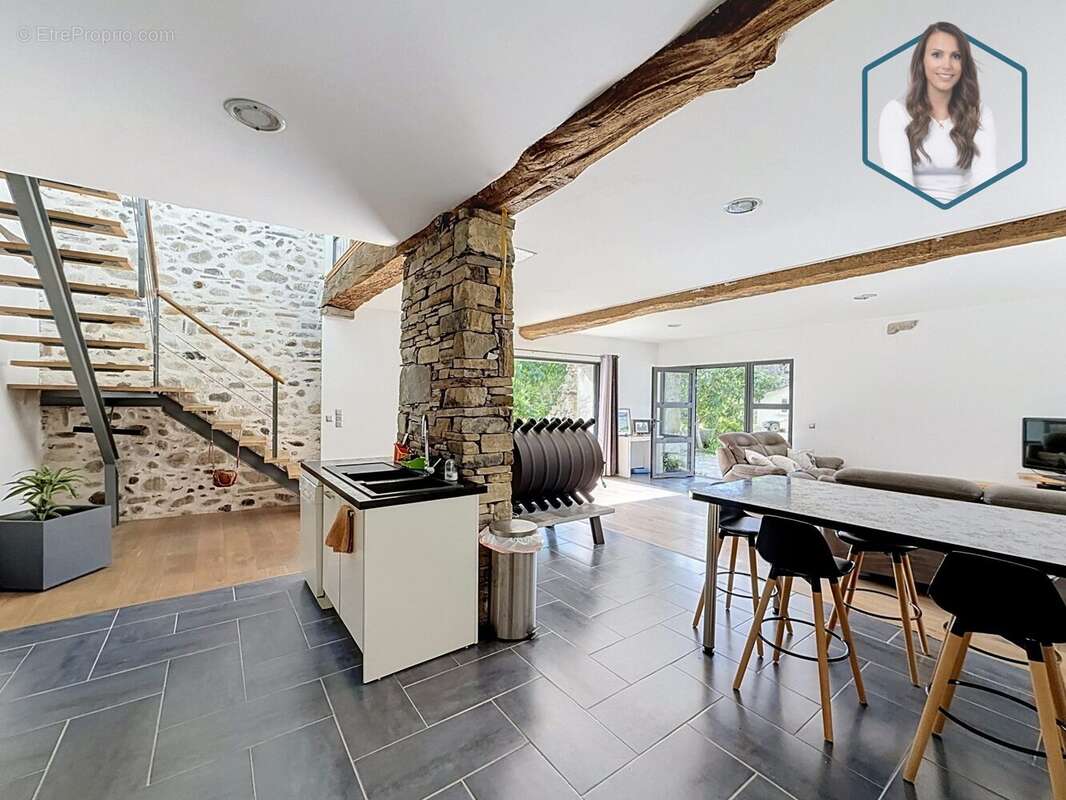 Maison 160 m² à Buziet  - photo 6