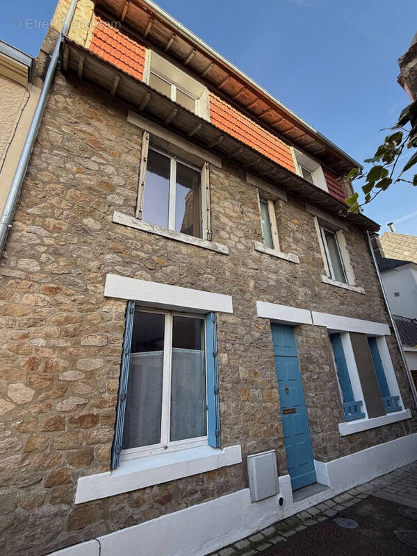 Maison à LE POULIGUEN