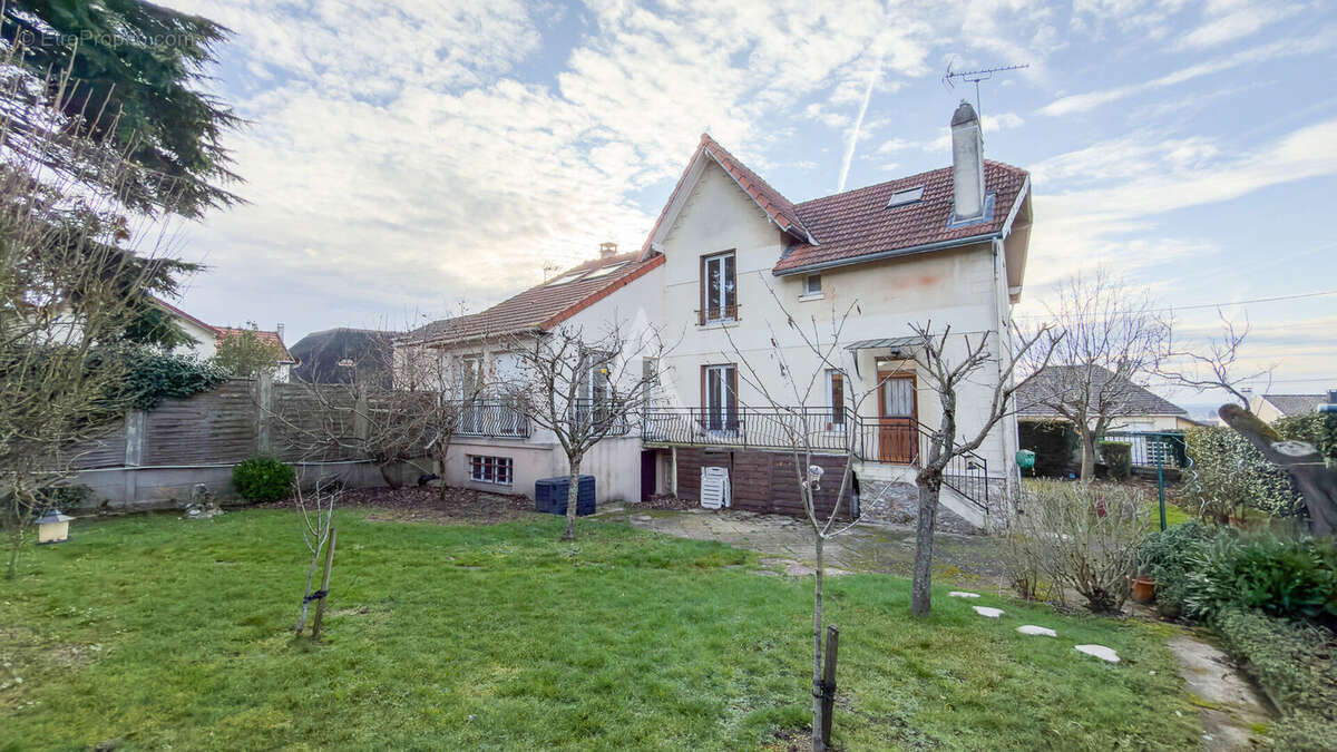 Maison à MONTGERON
