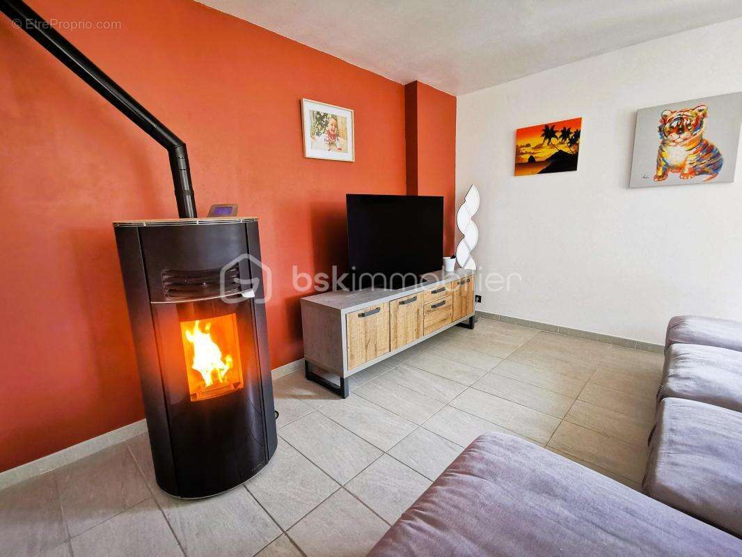 Laffrey 38220 – maison familiale 4 chambres – 1200 m² de terrain plat– garage et dependances - calme et vue degagee - photo 7