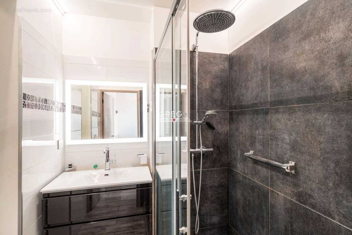 Appartement à VILLENEUVE-LOUBET