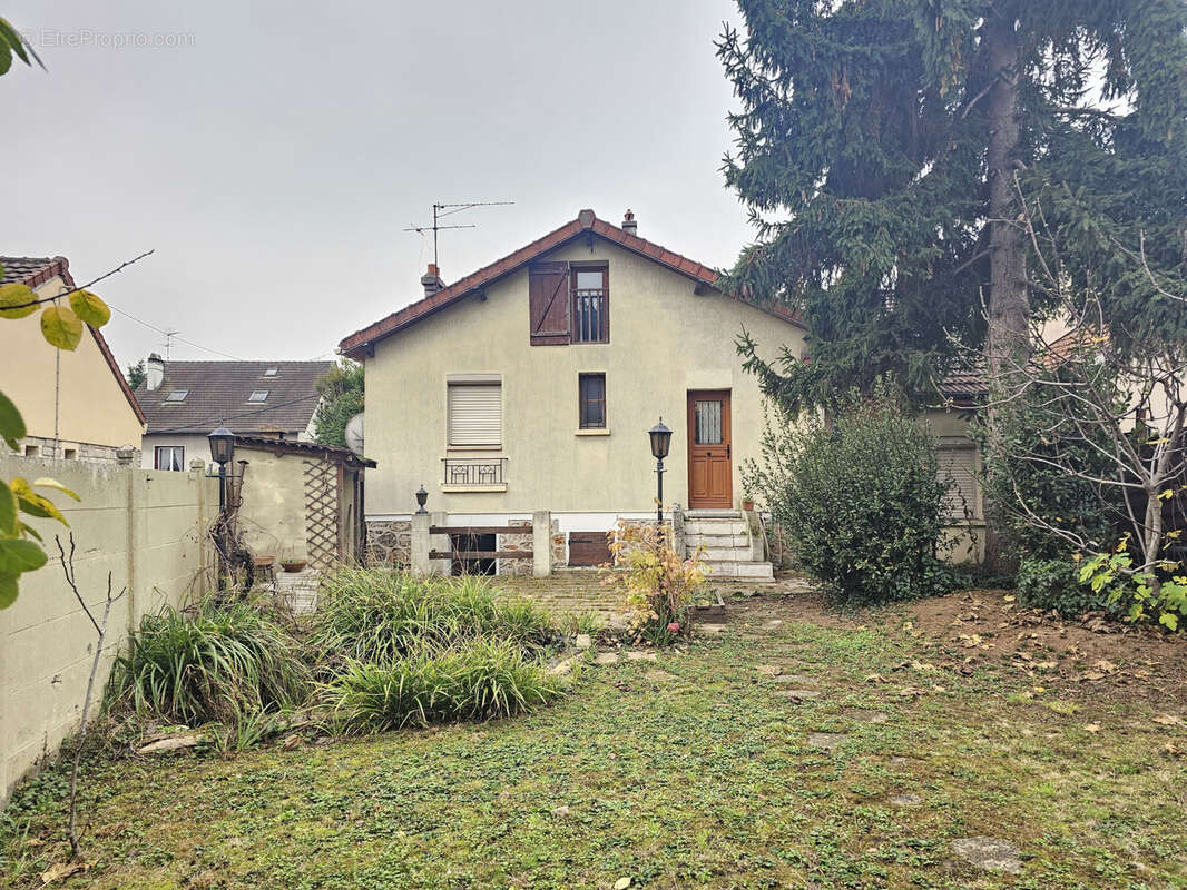 Maison à SAVIGNY-SUR-ORGE