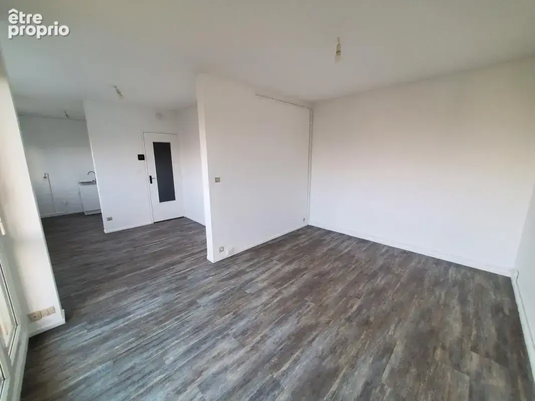 NANTES, Beaujoire, T1 au 5ème et dernier étage - photo 5