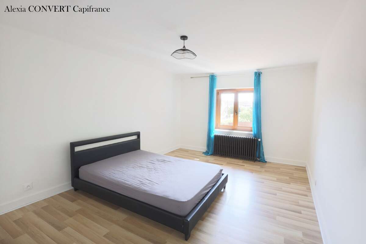 Ferme Rénovée à vendre 6 pièces 249m² SAINT DENIS LES BOURG (01) - photo 9