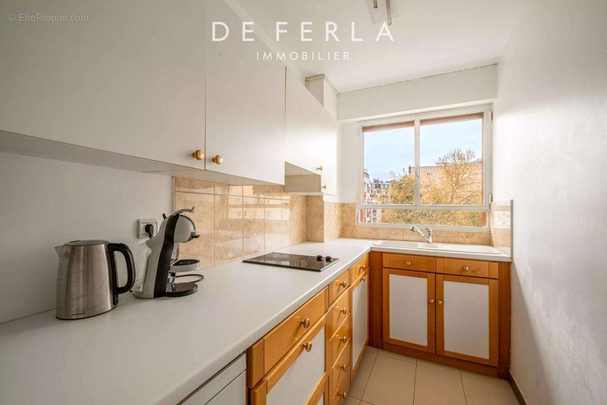 Appartement à PARIS-15E
