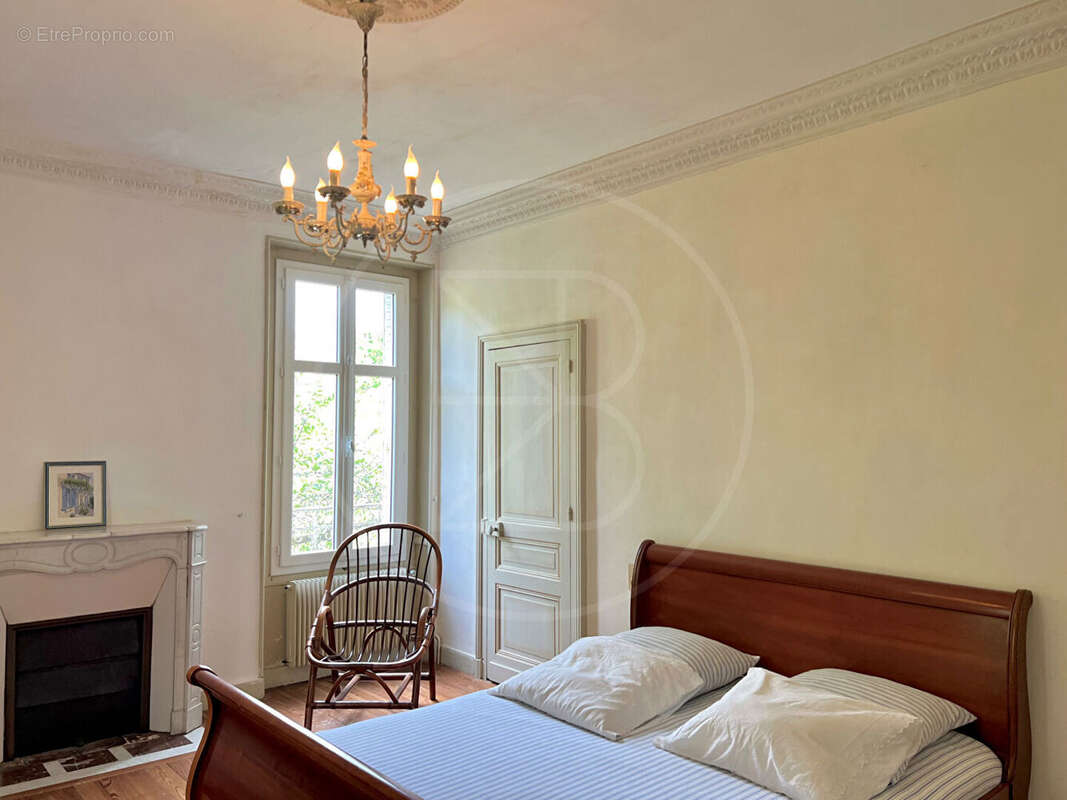 Maison à SAINT-LEON-SUR-L'ISLE