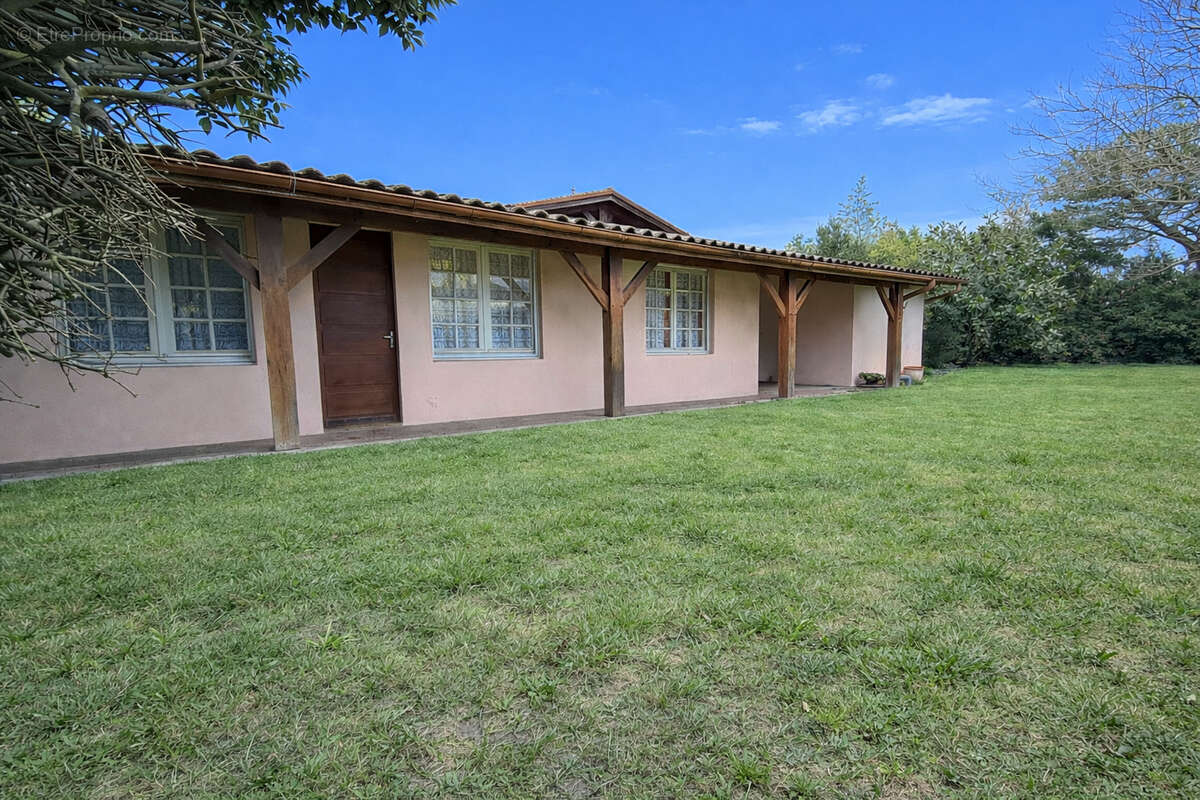 Maison à ARES