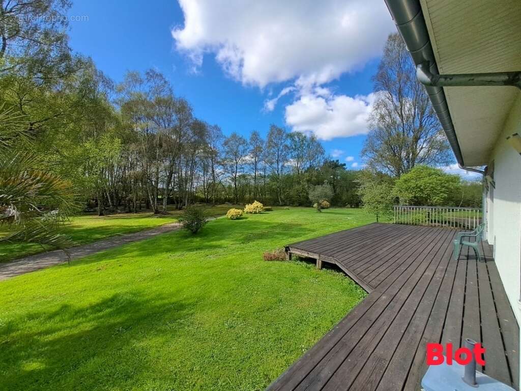 Maison 221 m² à Saint-Aubin-D'aubigne  - photo 2
