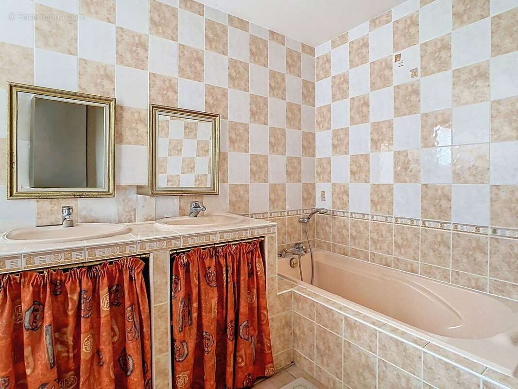 Belle Villa T5 avec piscine - photo 11