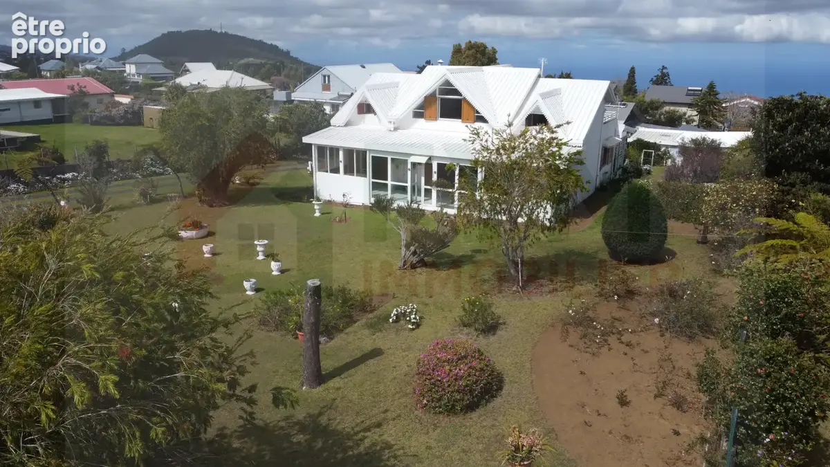Photo Maison à Saint-Pierre au prix de 559 075€
