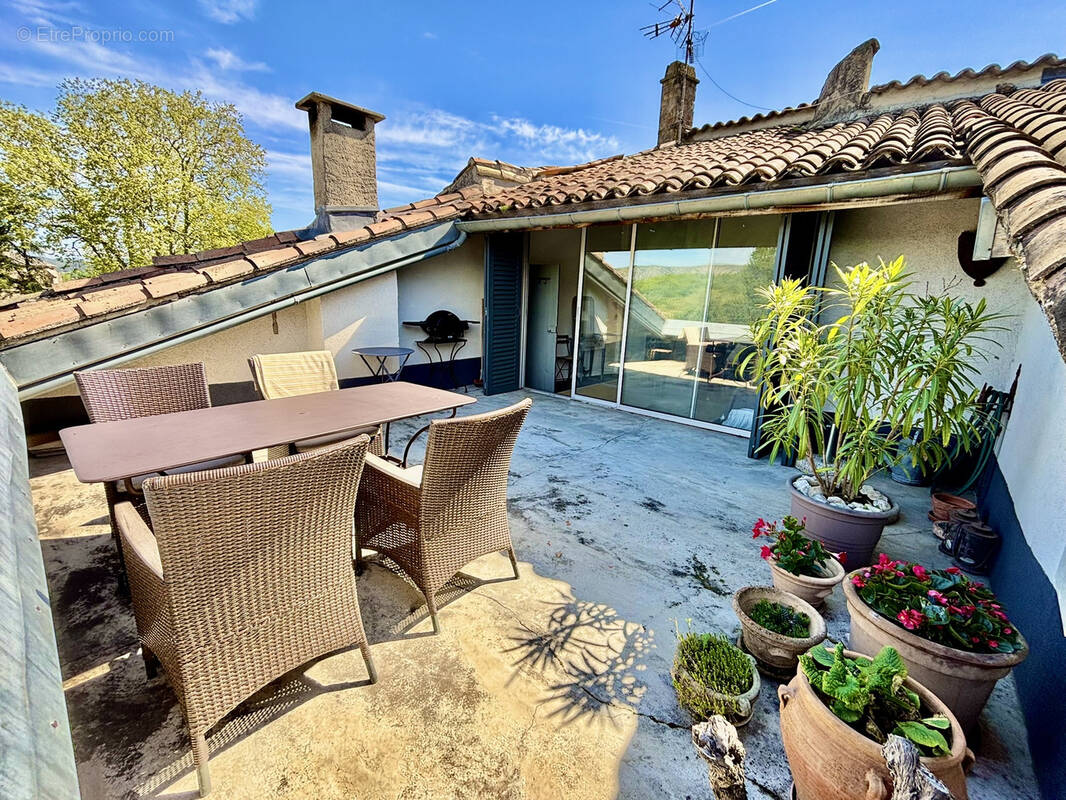 Appartement à MALAUCENE