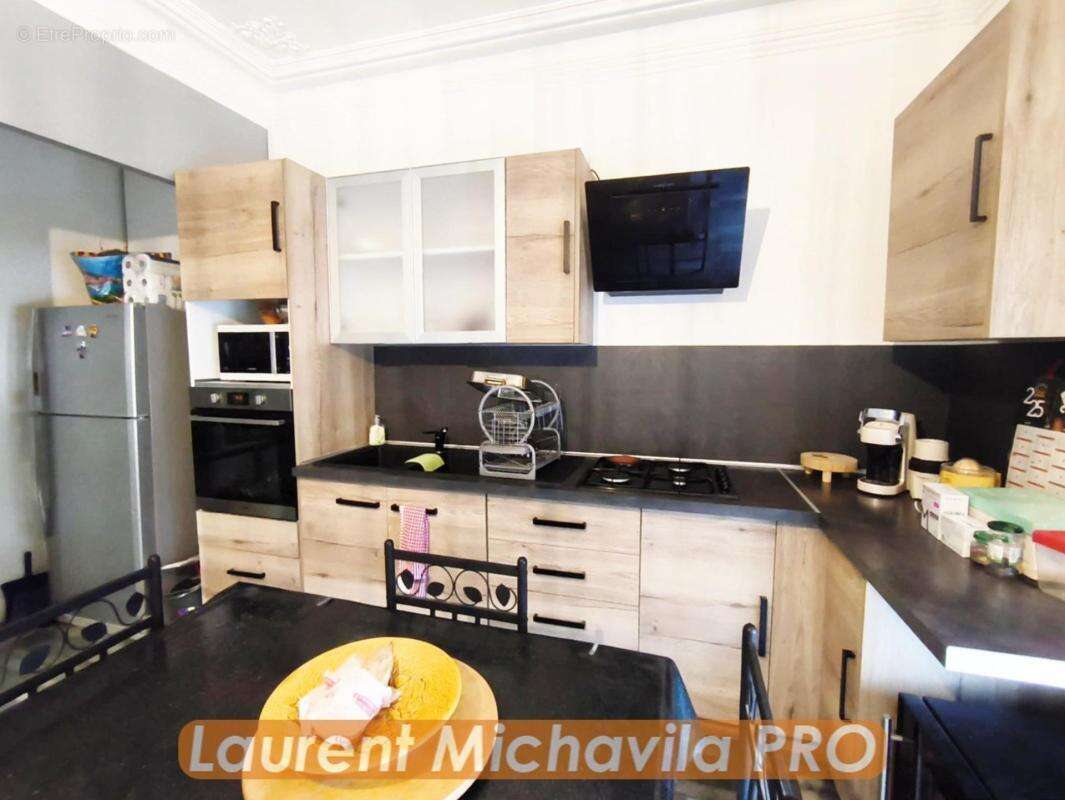 Commerce à LE BOUSQUET-D'ORB