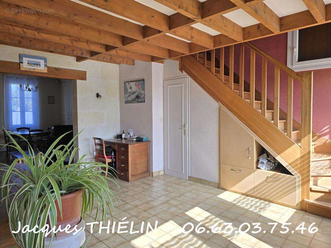 Maison à LONGUE-JUMELLES