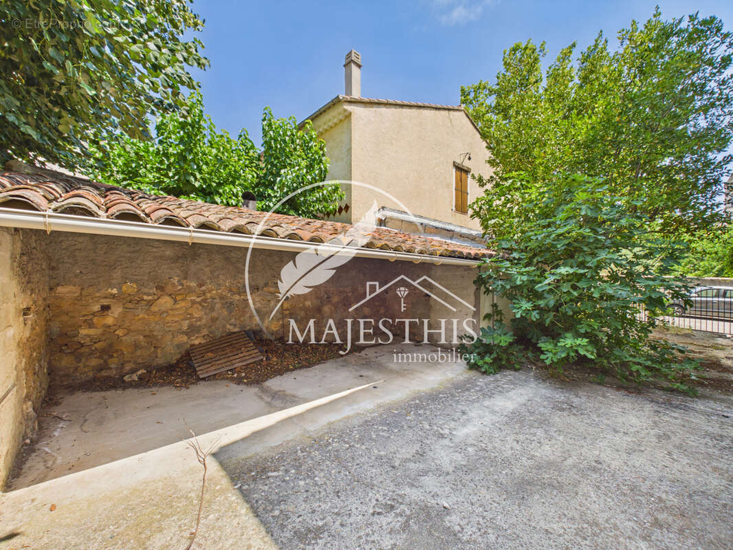 PUGET-VILLE - MAISON VILLAGE - T5 + Jardin et une parcelle avec garage et abri - photo 14