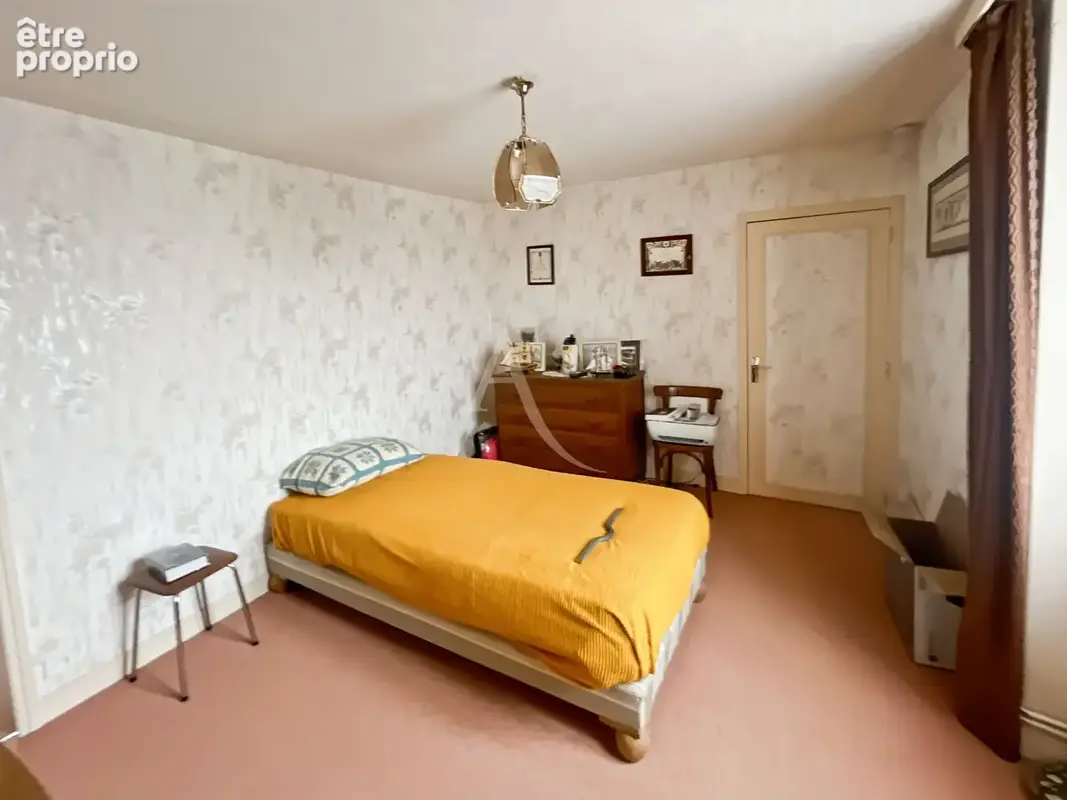 Maison ancienne de 122 m² avec 4 chambres et potentiel d'aménagement à Gaillon sur Montcient - photo 15