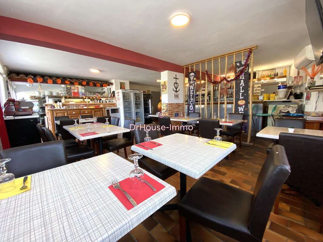 Commerce à SAINTES-MARIES-DE-LA-MER