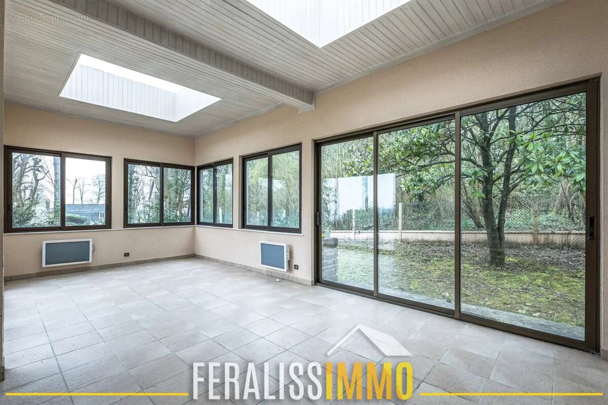 Maison à VAUX-SUR-SEINE