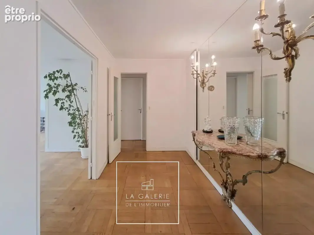 APPARTEMENT A VENDRE T5  La Muette, idéalement situé avec parking et cave. - photo 7