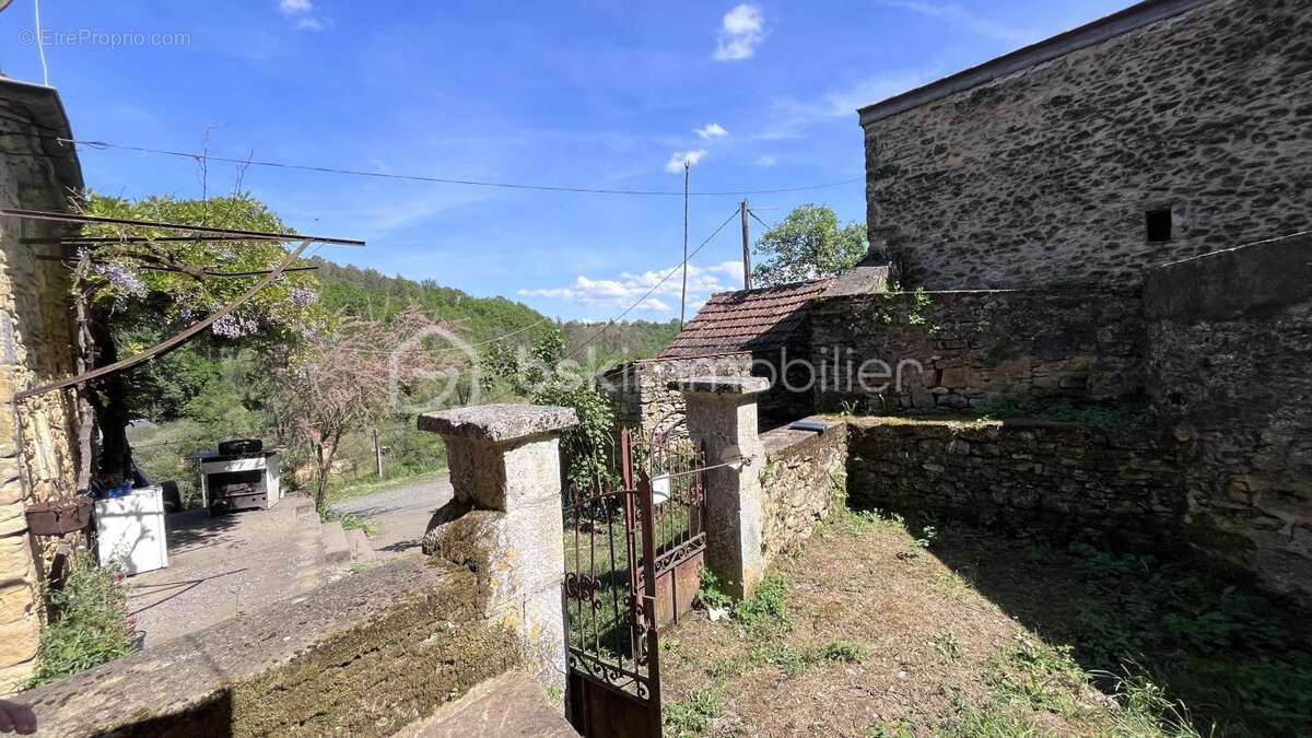 Maison à SALIGNAC-EYVIGUES