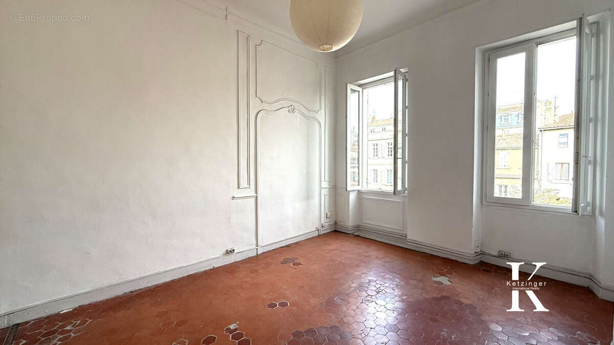 Appartement à MARSEILLE-6E