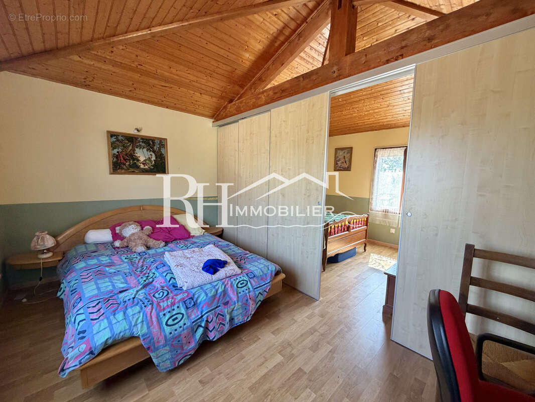 Maison 4 chambres, 1100m2 de terrain - photo 7
