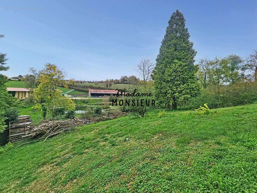 Maison à SAINT-MARCEL-BEL-ACCUEIL