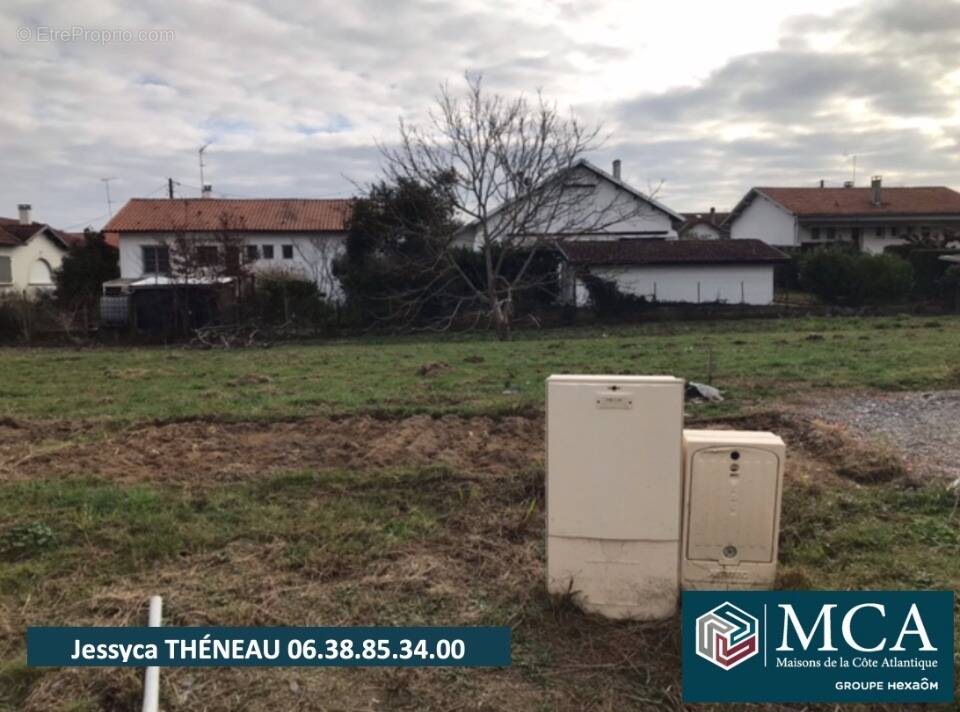 Terrain à DAX