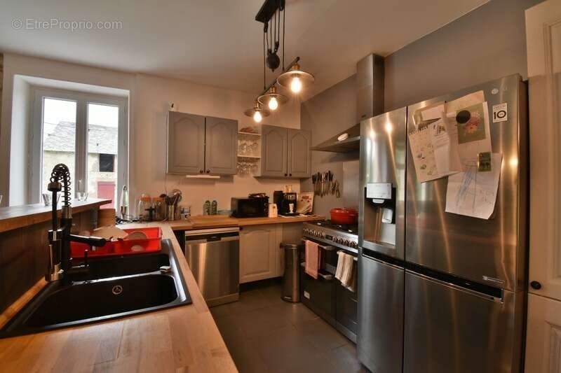 Maison à SAINT-LEGER-MAGNAZEIX