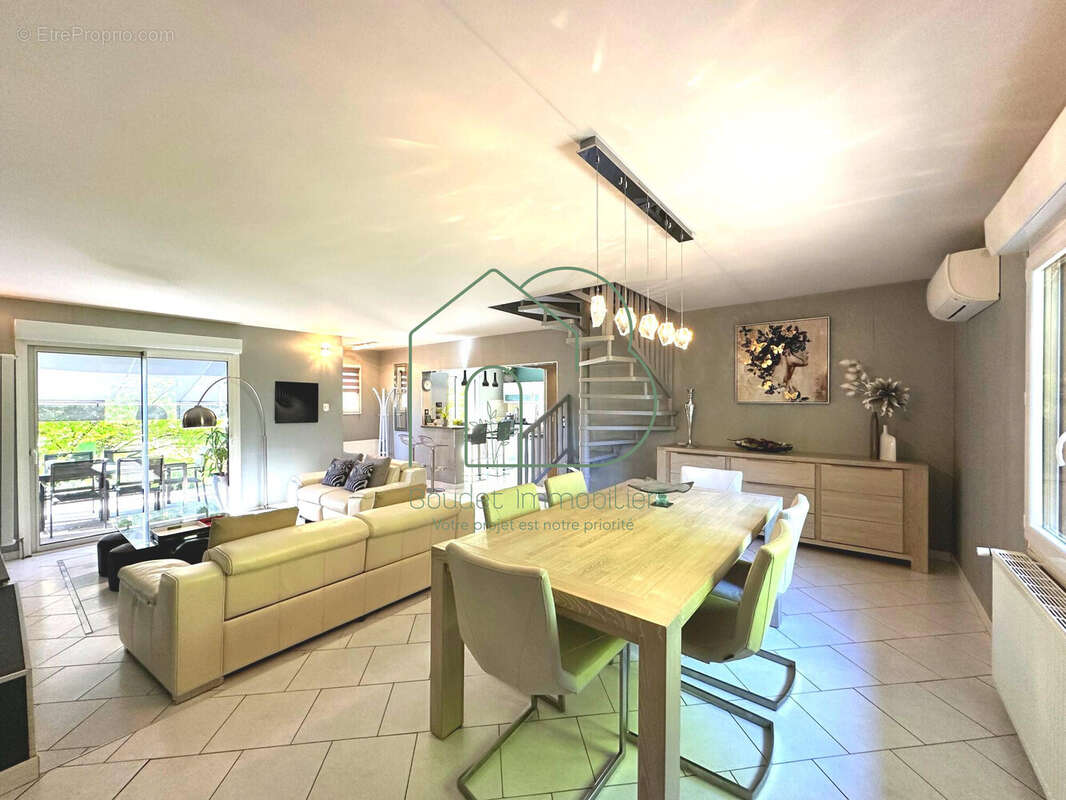 Maison 183 m² à Boisse-Penchot  - photo 3