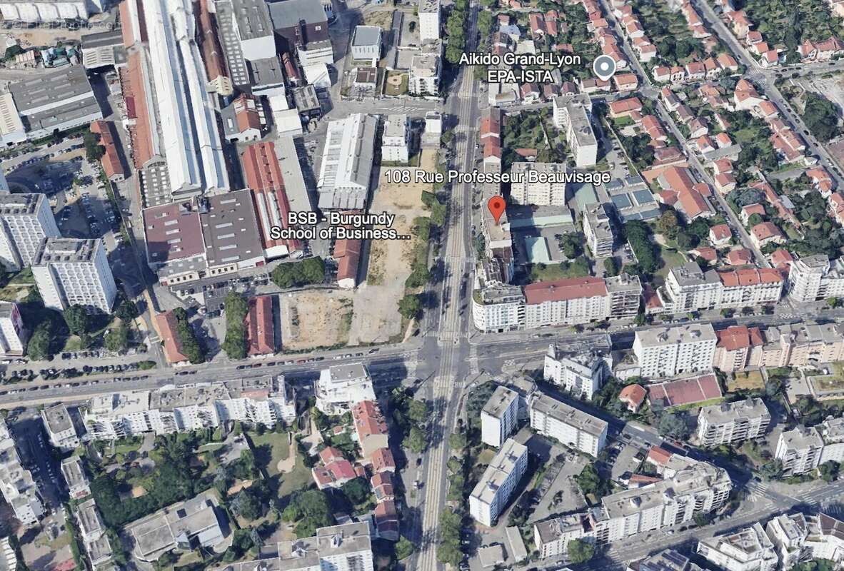 Parking à LYON-8E
