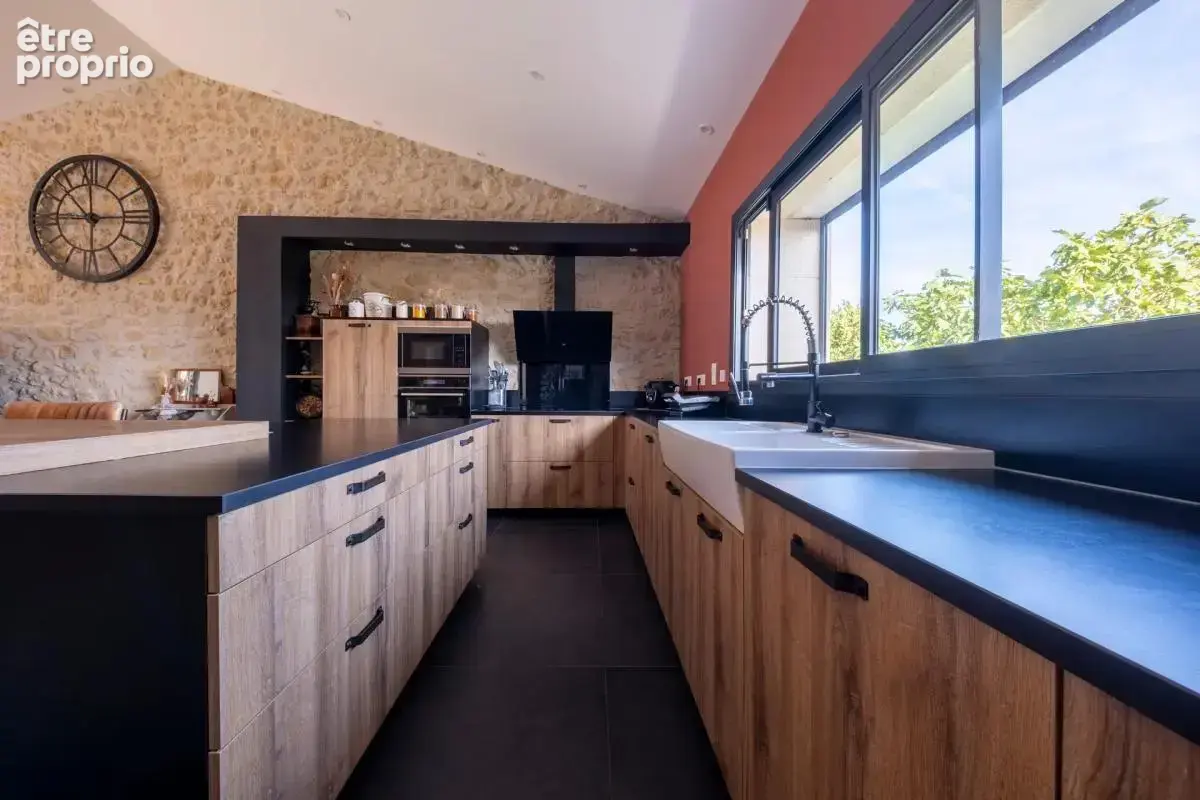  propriété de caractère – 239 m² – 6 chambres – 3,2 hectares
e - photo 9