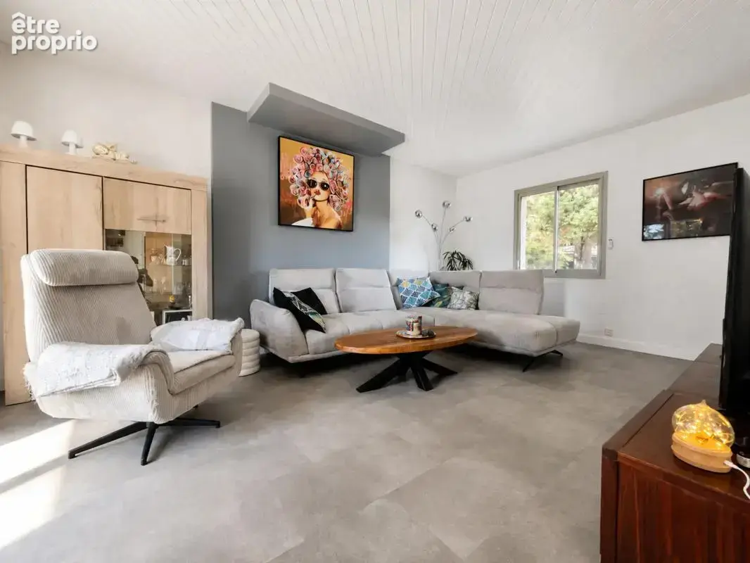 Maison de 7 pièces de 170 m² à Aubigny-Les Clouzeaux - photo 4