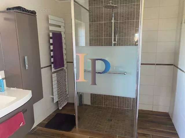 Maison à SAINT-CHRISTOPHE-EN-BRIONNAIS