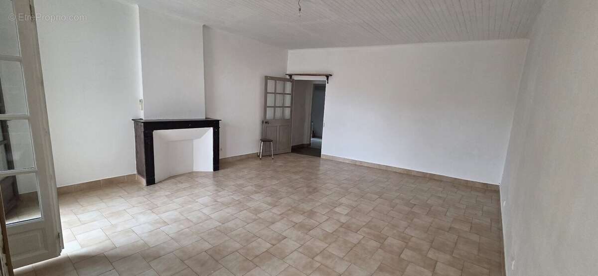 Maison à SAINT-QUENTIN-LA-POTERIE