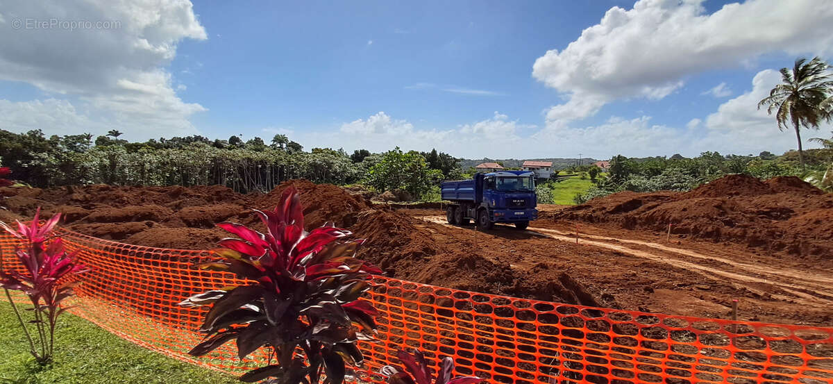 Terrain à PETIT-BOURG