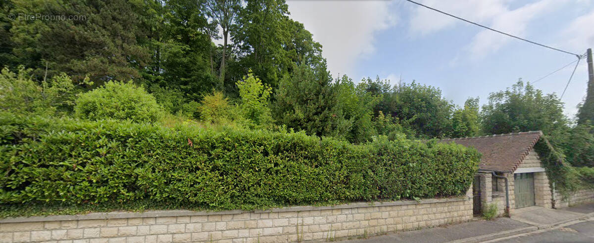 Terrain à CHAMPAGNE-SUR-OISE