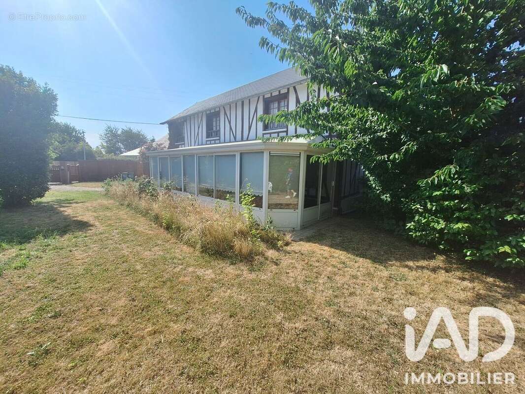 Maison 106 m² à Sainte-Colombe-La-Commanderie  - photo 5
