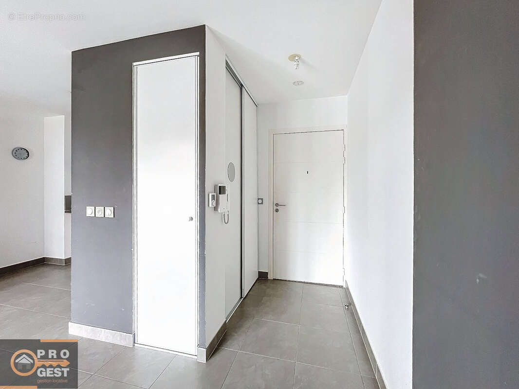 Appartement à LATTES