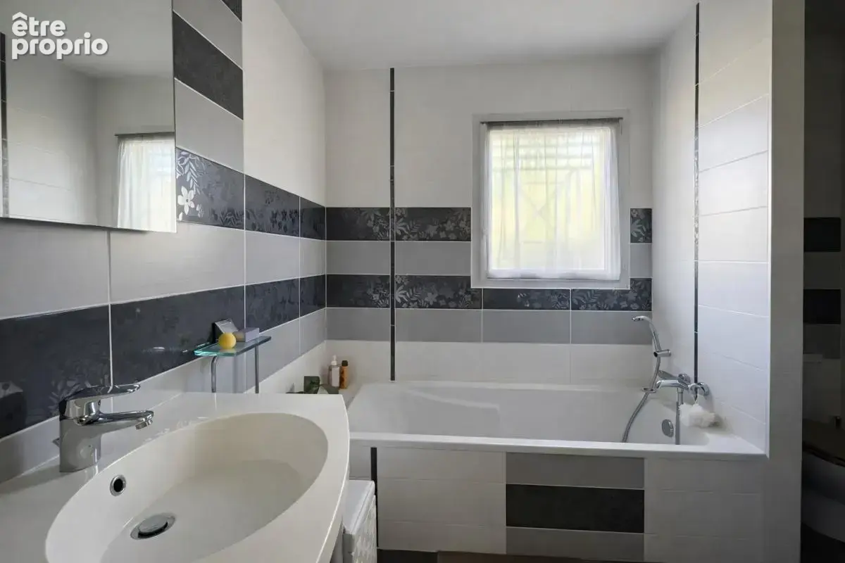Coup de coeur à Montanay / Maison 4 pièces / 140 m² / 675 000 EUR - photo 12