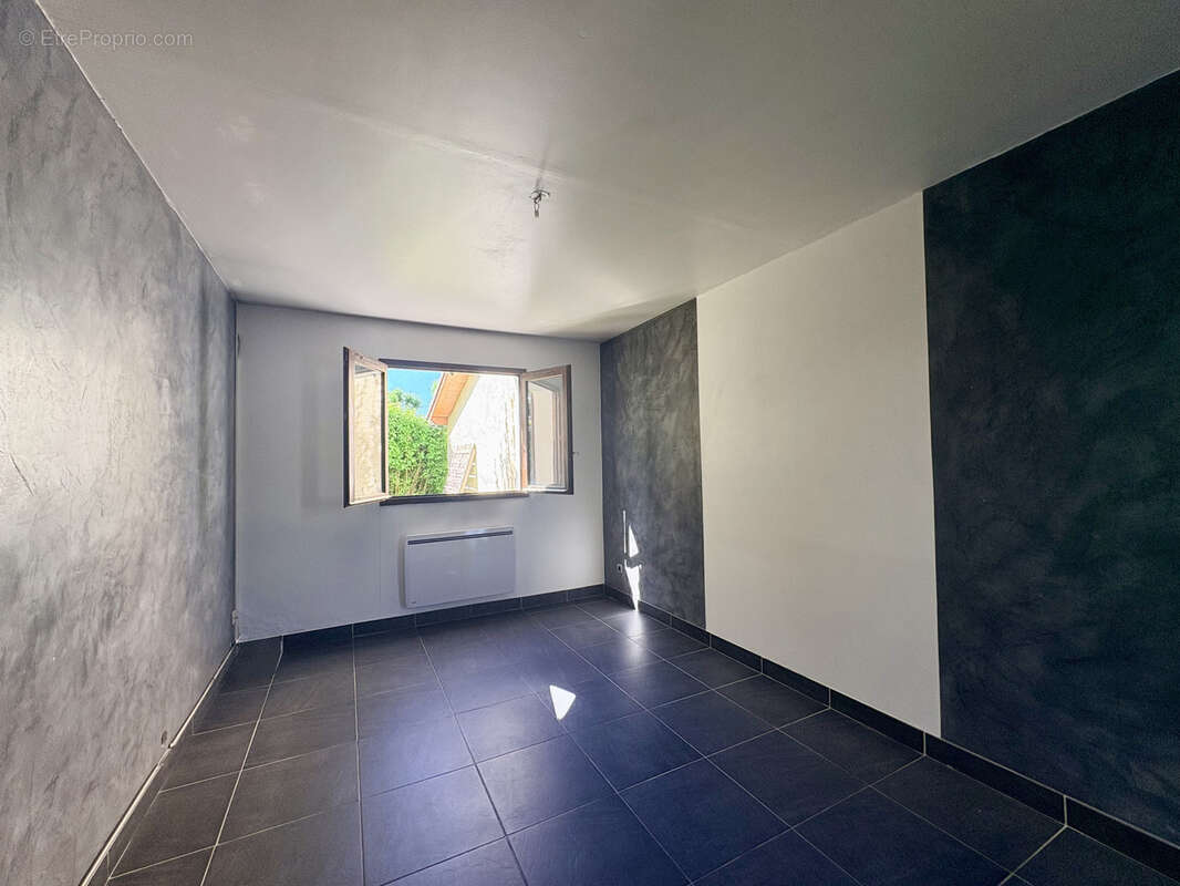 Maison familiale avec grand jardin et fort potentiel à Aoste - photo 9