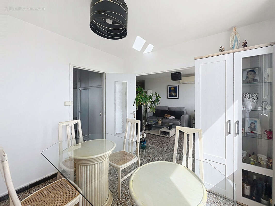 Appartement Nimes 4 pièce(s) 65 m2 - photo 2