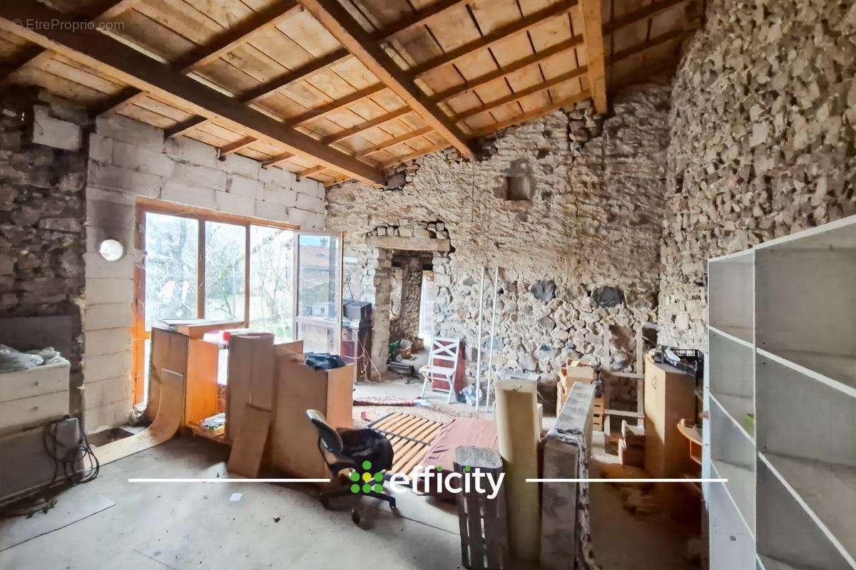 Parking à ISSERTEAUX