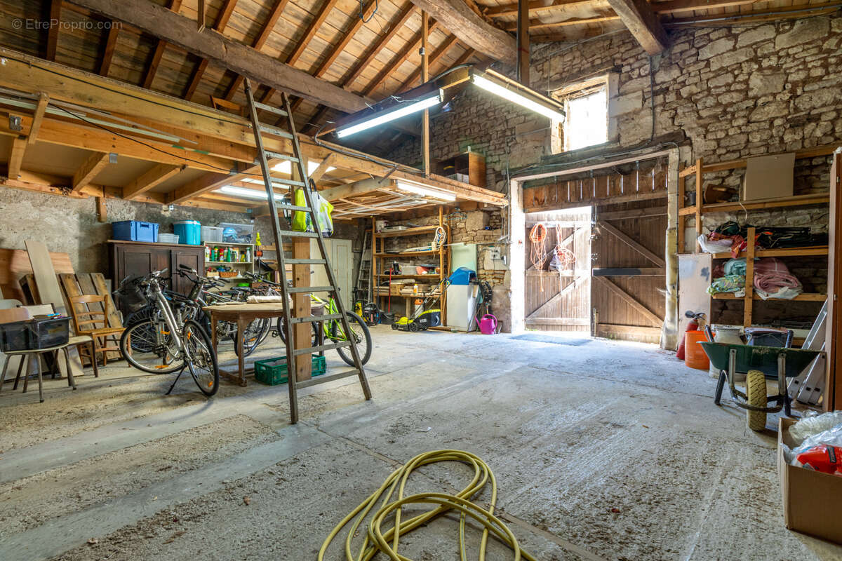 Maison de caractère, 264 m2, 4 chambres, bureau, piscine, dépendances - photo 16