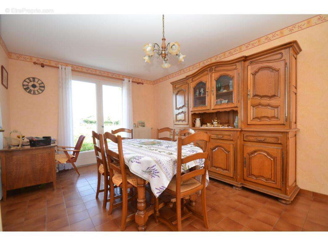 Maison à COUTRAS