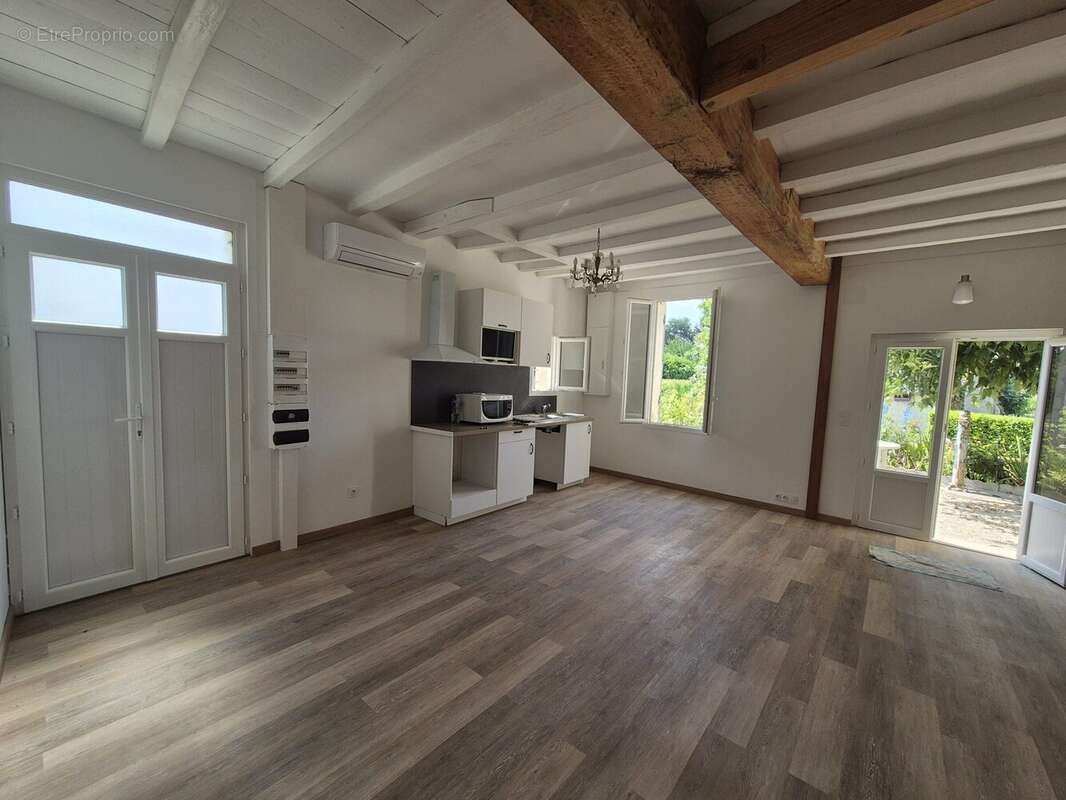 Maison 190 m² à Sainte-Terre  - photo 4