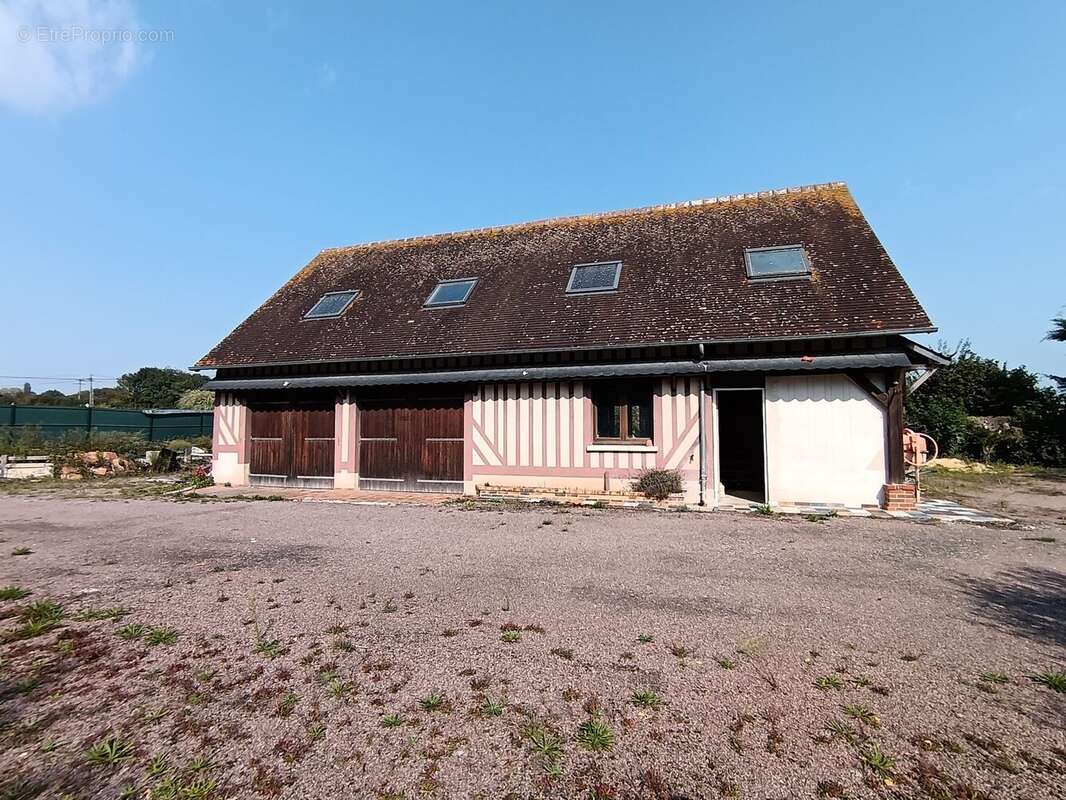 Parking à BISSIERES